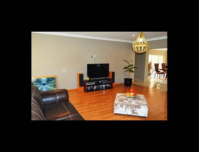 4 BEDROOM HOUSE FOR SALE IN ALBERANTE